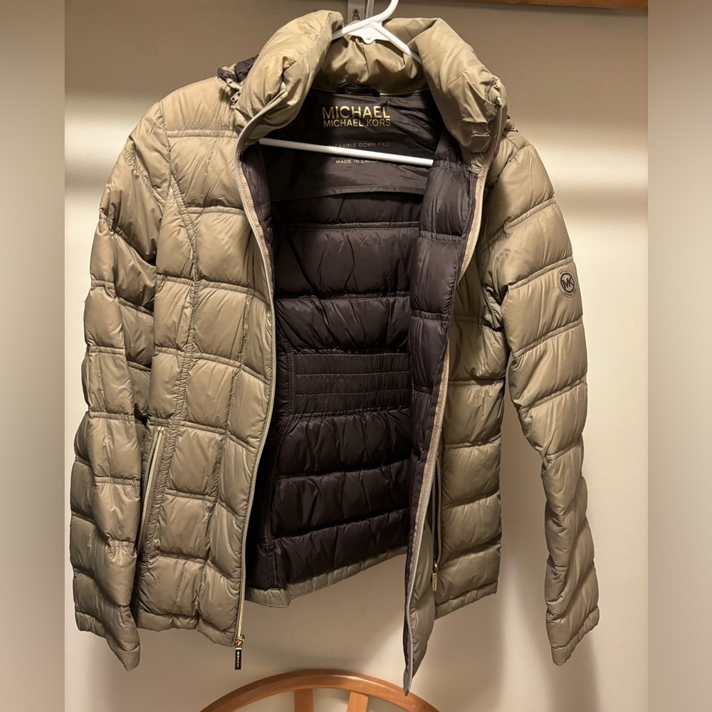 Micheal kors packable down fill jacket